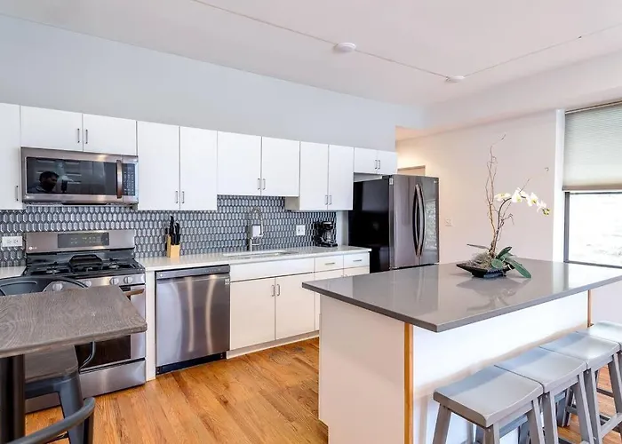 Goose Island Central Downtown Prime Location With Access To Patio Chi - 1